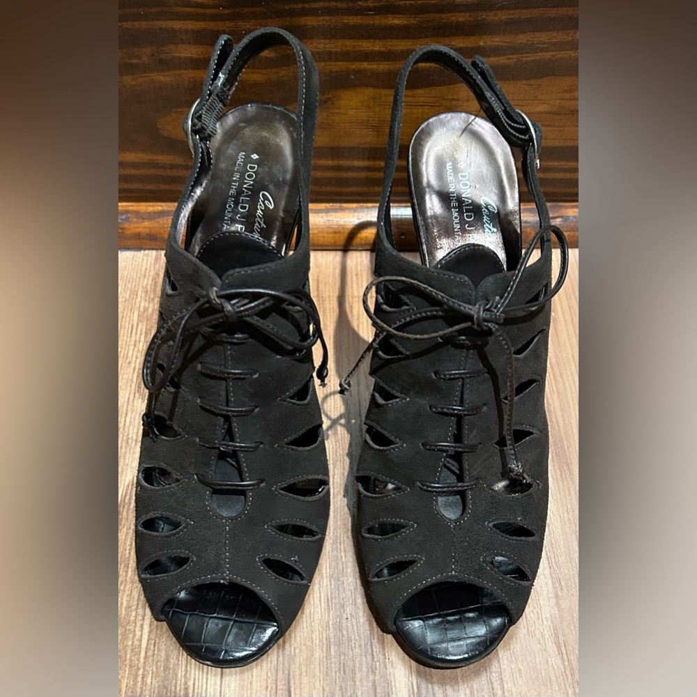 Donald Pliner Couture
Heels, lace up, brown suede and moc-croc